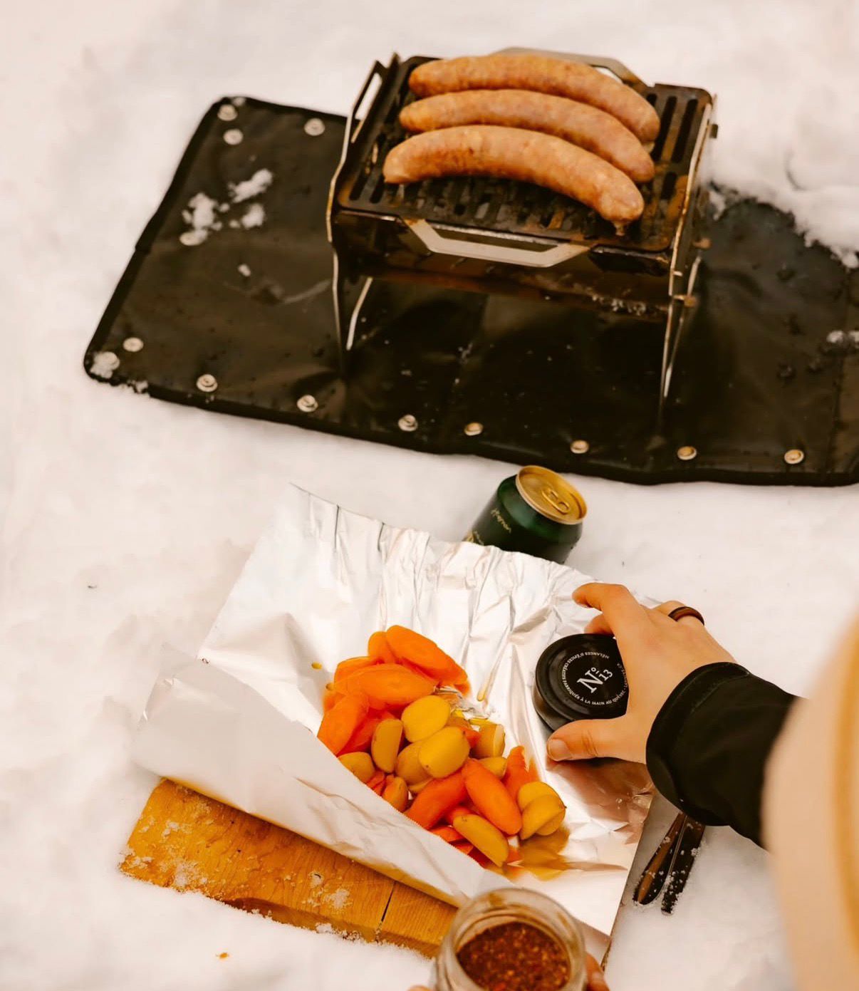 barbecue nomade pyroca premium acier cuisson neige saucisses